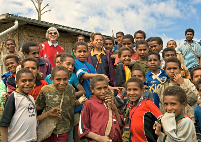 4469_School children in Tekin, PNG