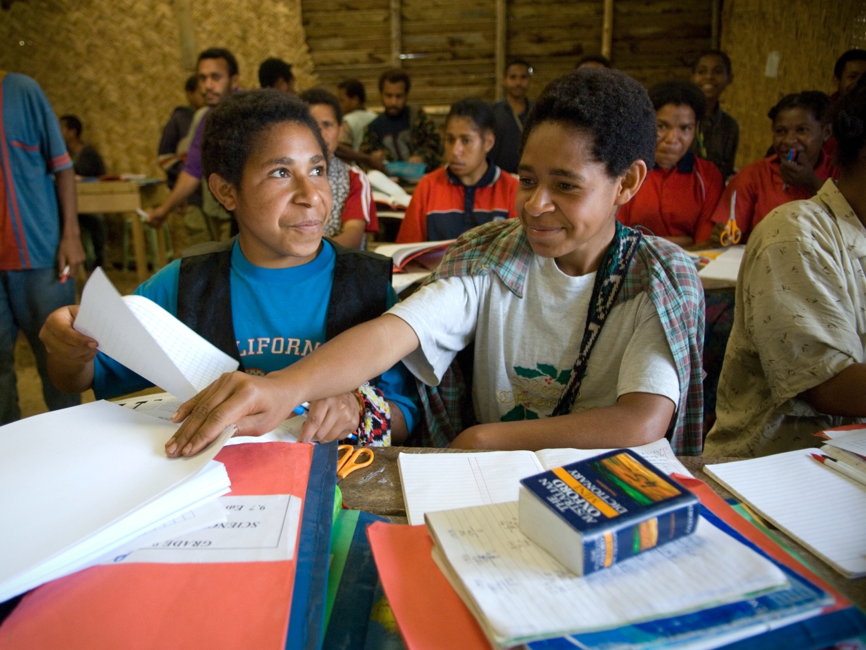 20309_School kids in Tekin, PNG